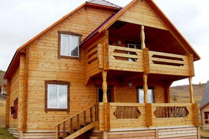 Гостевой дом с 3 спальнями и гостиной.